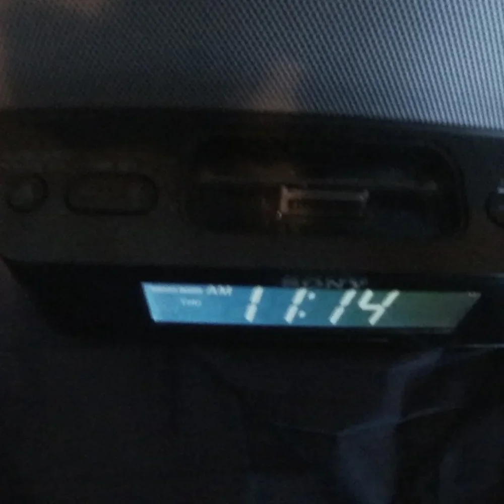 Sony Dream Machine FM/AM Clock Radio ICF-CS10iP Speaker Dock iPhone iPod Black